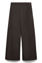 Load image into Gallery viewer, Meng MidWaist Crinkled Wide Pant - Chocolate Torte
