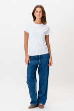 Carica l&#39;immagine nel visualizzatore di Gallery, T -shirt di base - bianco
