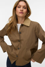 Cargar imagen en el visor de la galería, Chelseafia Short Jacket - Cub
