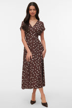 Carica l'immagine nel visualizzatore di Gallery, Elisa Pleat Shirt Dress - Chocolate Martini - Snow White Dot
