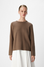 Load image into Gallery viewer, Reynard O-Neck Pullover - Morel

