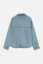 Afbeelding in Gallery-weergave laden, Jamie Denim Shacket - Light Blue Denim
