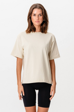 Cargar imagen en el visor de la galería, Boxfit T-shirt - Beige

