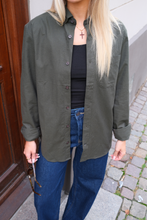 Load image into Gallery viewer, Boyfriend Oxford Shirt - Dark Green
