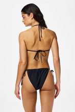 Carica l'immagine nel visualizzatore di Gallery, Baomi Bikini Triangle Top - Black

