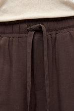 Load image into Gallery viewer, Sanne Wide Shorts - Seal Brown
