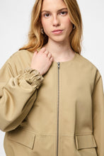 Charger l'image dans la galerie, Berit Balloon Bomber Jacket - Travertine
