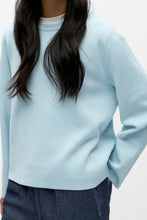 Cargar imagen en el visor de la galería, Reynard O-Neck Pullover - Winter Sky
