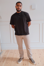 Carica l'immagine nel visualizzatore di Gallery, Boxy T-shirt - Black
