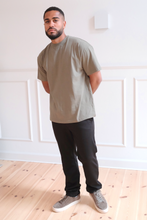 Carregar imagem no visualizador da galeria, Boxy T-shirt - Olive
