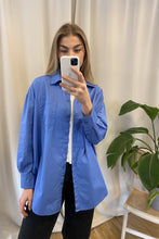 Charger l&#39;image dans la galerie, Corina Shirt - Bleu marine
