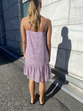 Carica l&#39;immagine nel visualizzatore di Gallery, Star Singlet Dress - Lemon Meringue

