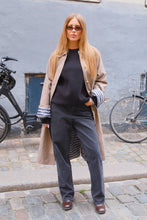 Load image into Gallery viewer, Livia Trenchcoat - Beige
