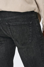 Load image into Gallery viewer, Loom Slim Black Jeans - Black
