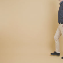 Carica e avvia il video nel visualizzatore di galleria, L&#39;originale performance Pantaloni struttura - beige
