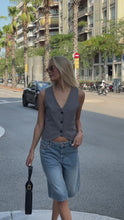 Carregar e reproduzir vídeo no visualizador da Galeria, Denim Jorts - Blue Denim
