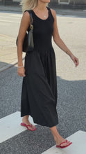 Load and play video in Gallery viewer, Hanna Dress - Black
