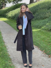Load and play video in Gallery viewer, Linea trenchcoat - Sort
