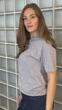 Load and play video in Gallery viewer, Oversized T-shirt - Grey Melange
