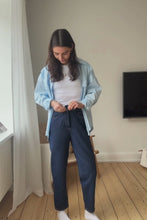 Load and play video in Gallery viewer, The Original Performance Mom Jeans - Medium Blue Denim
