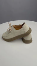 Charger et lire la vidéo dans la visionneuse de la Galerie, Boat Shoes - Beige
