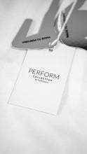 Charger l&#39;image dans la galerie, Performance Shorts - blanc optique
