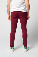 Charger l&#39;image dans la galerie, L&#39;original Performance Pants - Rouge foncé
