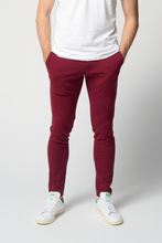 Charger l&#39;image dans la galerie, L&#39;original Performance Pants - Rouge foncé
