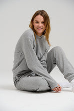 Load image into Gallery viewer, Basic Crewneck Sweat - Light Grey Melange

