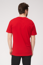Carregar imagem no visualizador da galeria, T-shirt básica com decote em V - Vermelho
