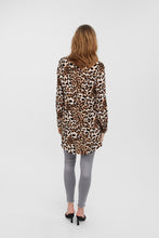 Afbeelding in Gallery-weergave laden, Gemakkelijk lang shirt - tan
