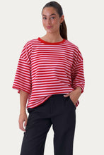 Carregar imagem no visualizador da galeria, Zoe T-shirt - Red/Light Pink
