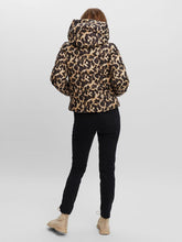 Carica l&#39;immagine nel visualizzatore di Gallery, Short Printed Jacket - Tan - Vero Moda - Brown 2
