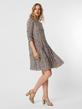 Afbeelding in Gallery-weergave laden, Simone mini dress - Leopard - Vero Moda - Black 2
