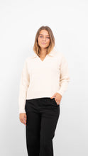 Afbeelding in Gallery-weergave laden, Olina Collar Bluse - Birch - Vero Moda - Khaki
