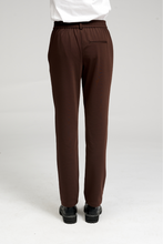 Carregar imagem no visualizador da galeria, The Original Performance Pants - Dark Brown - TeeShoppen - Brown 6
