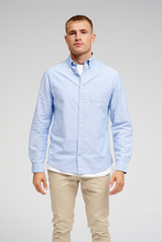 Cargar imagen en el visor de la galería, The Original Performance Oxford Shirt - Cashmere Blue - TeeShoppen - Blue 9
