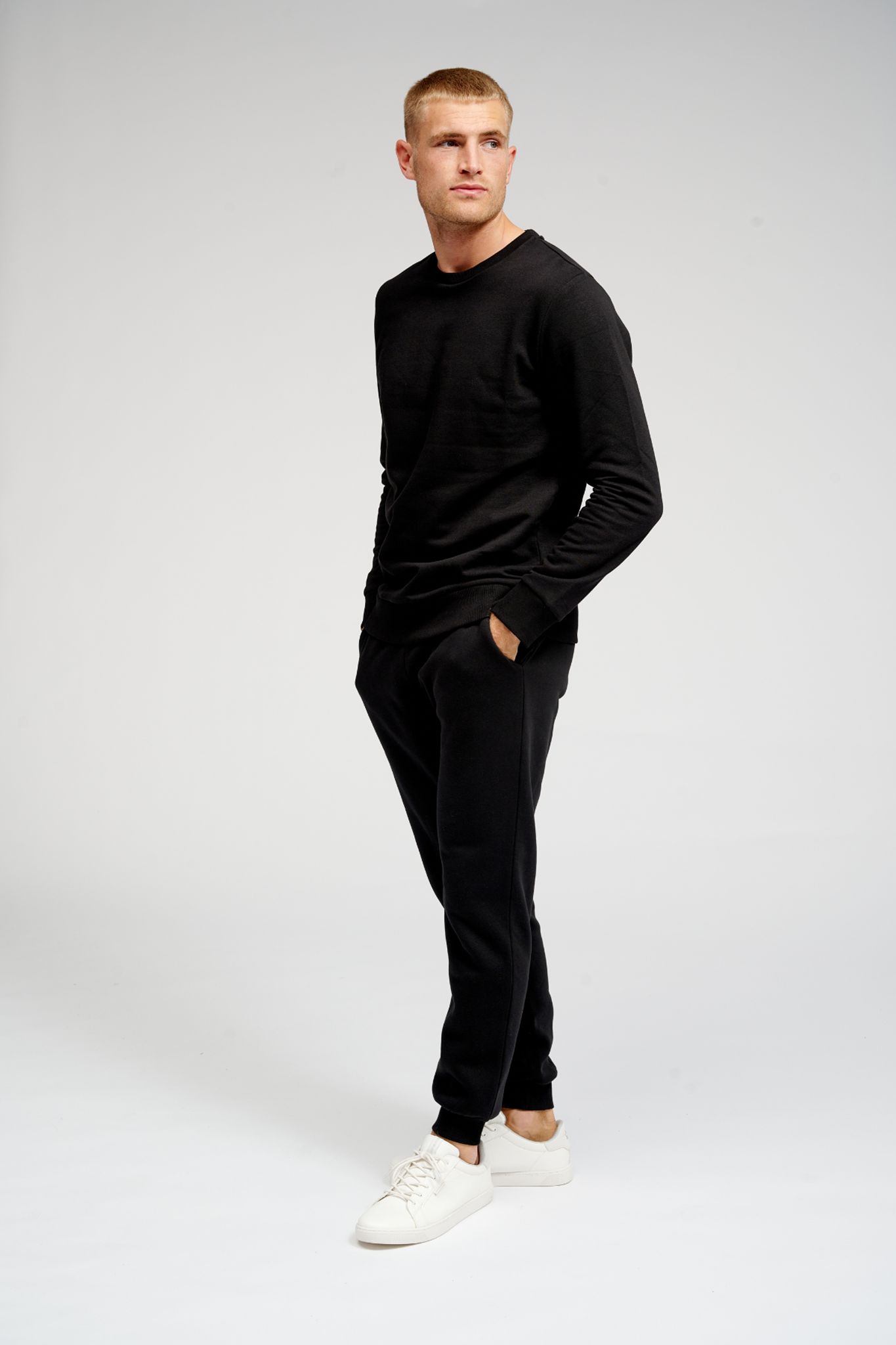 Basic Sweatpants - Black - TeeShoppen - Black 3