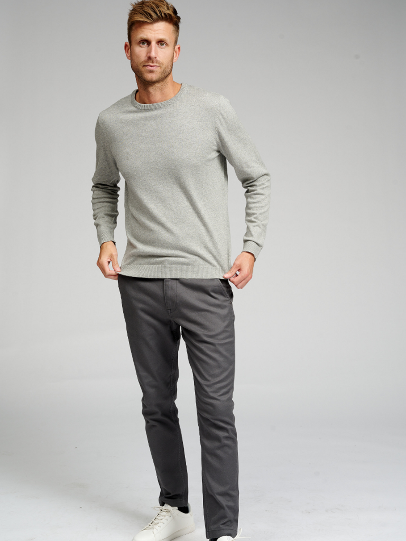 Basic Knit Crewneck - Light Grey Melange - TeeShoppen - Grey 2