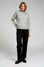 Afbeelding in Gallery-weergave laden, Oversized Knitted Polo-Neck Jumper - Light Grey Melange - TeeShoppen - Grey 4
