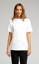 Carregar imagem no visualizador da galeria, Oversized T-shirt - White - TeeShoppen - White
