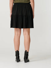 Cargar imagen en el visor de la galería, Basic soft mini skirt - Black - PIECES - Black 2
