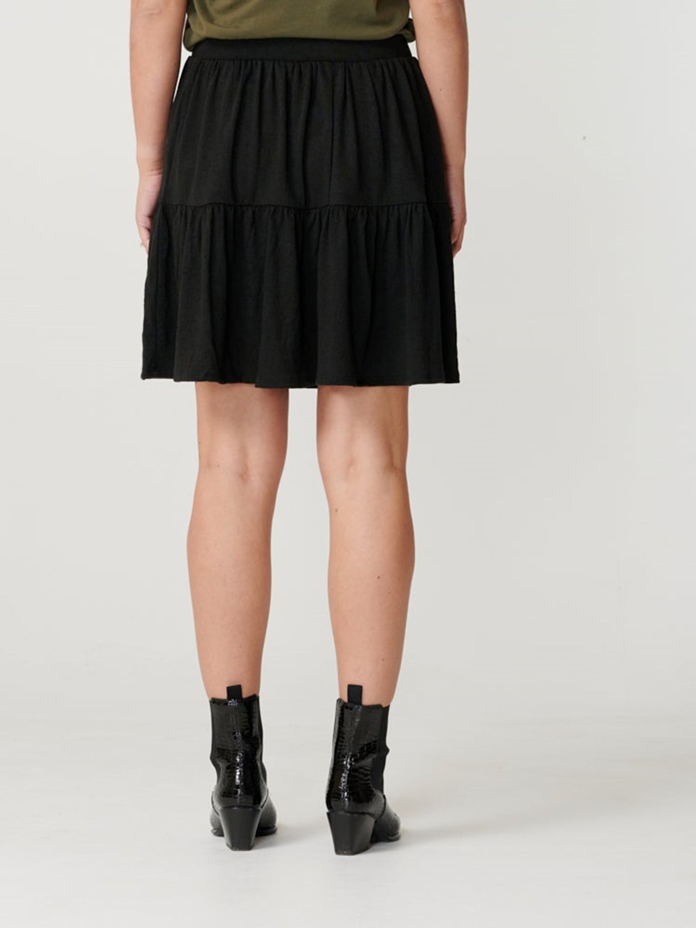 Basic soft mini skirt - Black - PIECES - Black 2