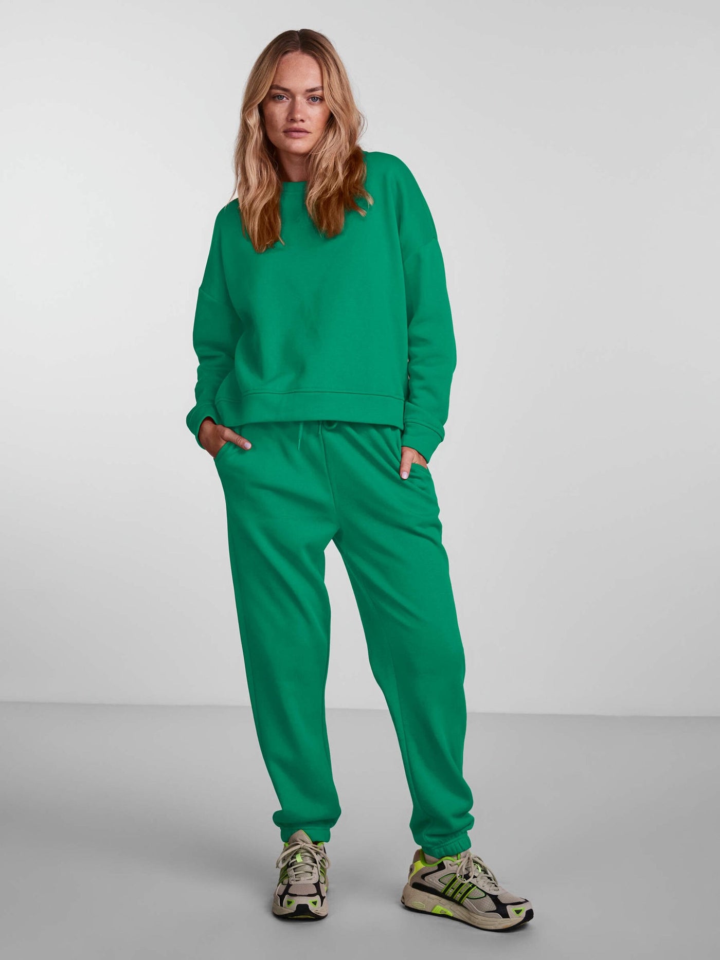 Chilli Sweatshirt - Parakeet - PIECES - Green 2