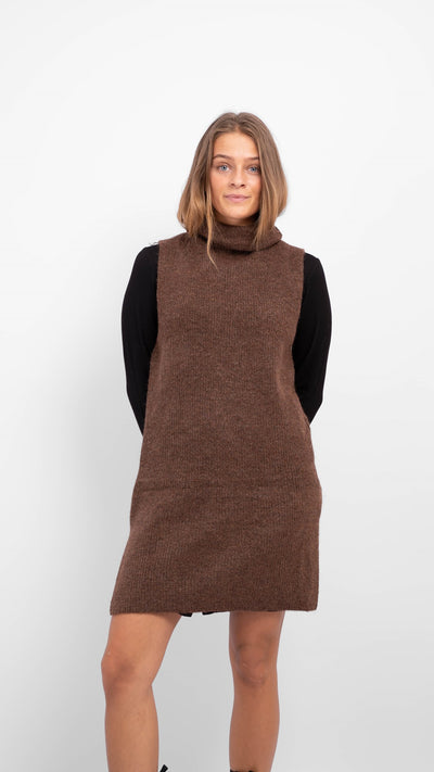 Ellen Long Knit west w. Turtleneck - Chicory Coffee - PIECES - Brown