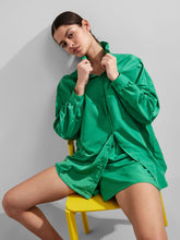 Cargar imagen en el visor de la galería, Chrilina Oversized Shirt - Simple Green - PIECES - Green 6
