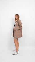 Carregar imagem no visualizador da galeria, Size Oversized Blazer - Fossil - PIECES - Brown 3
