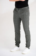 Carregar imagem no visualizador da galeria, Mark Check Pants - Rosin - Only &amp; Sons - Green 6
