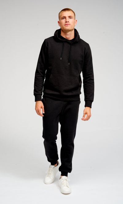 Basic SweatSuit (zwart) - Pakketdeal