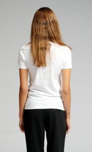 Charger l&#39;image dans la galerie, Fitted T-shirt - White - TeeShoppen - White 4
